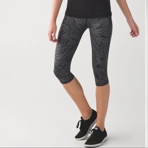 Lululemon Run: Top Speed Crop *Full-On Luxtreme Size 8